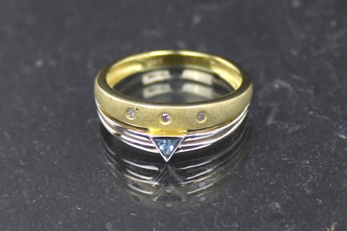 Memphis style blue topaz - blue,