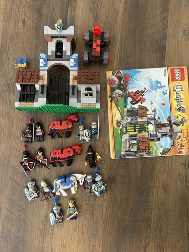 Lego castle 70402 gatehouse - lego,