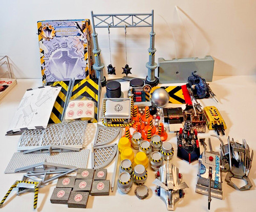 Bbc robot wars figures - bbc, parts