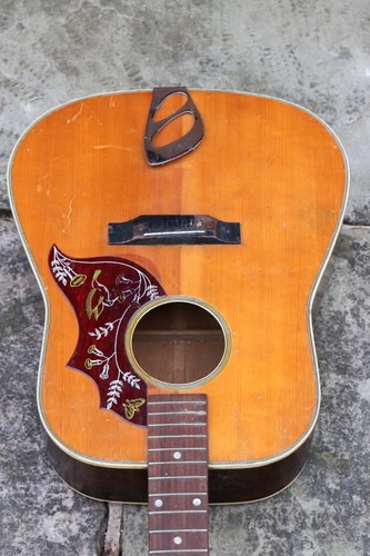 Vintage acoustic guitar - vintage,