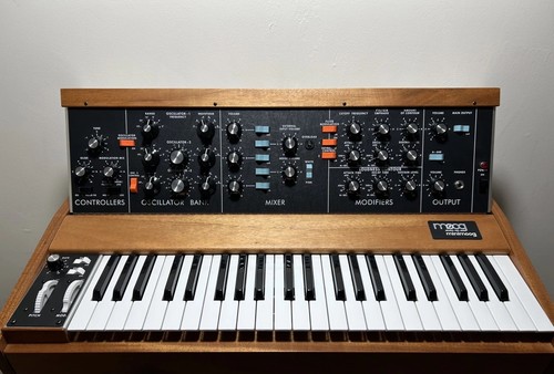 Moog minimoog model analogue - moog, d