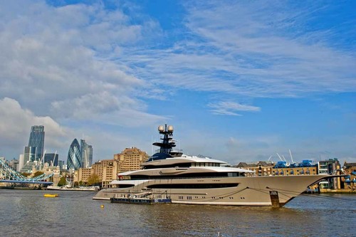 Superyacht kismet river thames - superyacht,