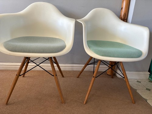 Authentic daw eames - chairs,