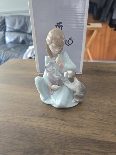Lovely lladro figurine girl - lovely, figurine.girl