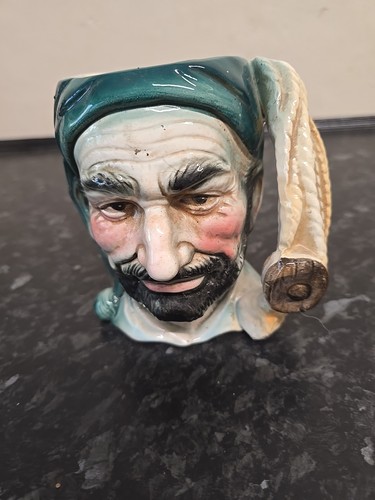 Vintage toby jug featuring - toby,