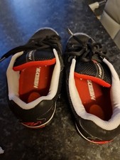 Heelys Prints Wheeled Footwear Skate Shoes Black/Red Flames Size 8 USA - 7 UK