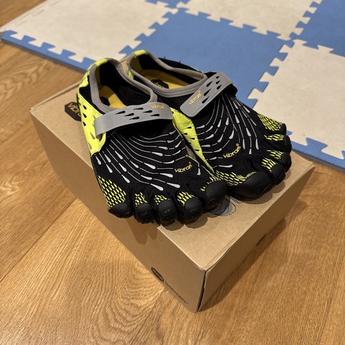 Vibram fivefingers shoes - vibram,