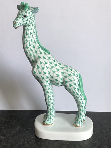 Stunning rare herend green - stunning,