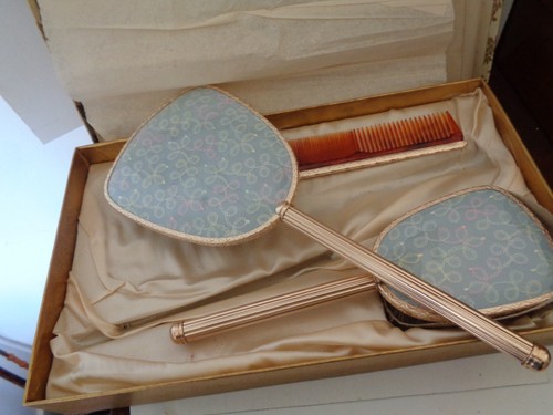 Vintage 1960s vanity - vintage, c.1960s