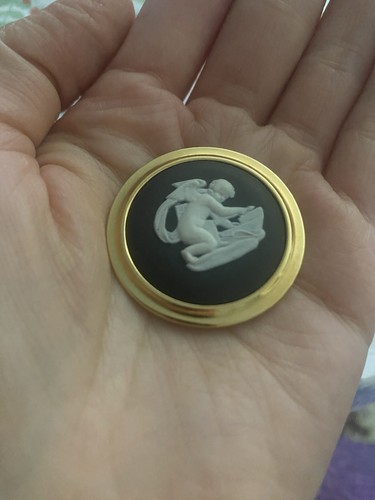 Vintage wedgwood brooch - vintage,