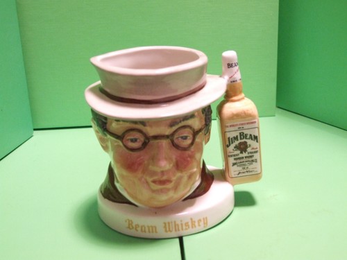 Royal doulton small - royal, character