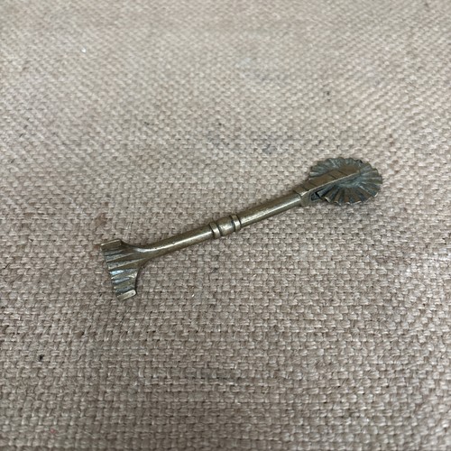Brass pastry crimper - /, jigger