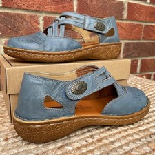 Loretta Women's Handmade