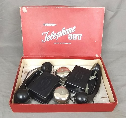 Vintage boxed arrow - arrow, battery