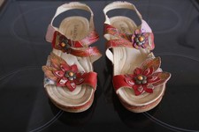 ladies leather  sandals size 5