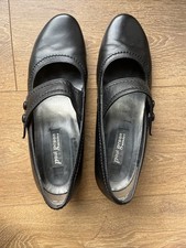 Ladies Court Shoes With Button Strap, Only Worn Once And Comes With The Box 