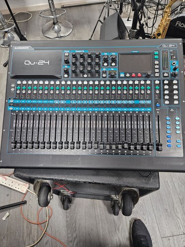 Allen and heath mixer qu24 - allen,