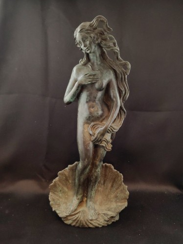 The birth venus statue - of,