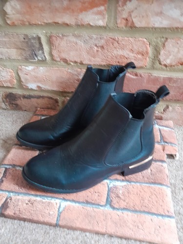 Size chelsea boots black - size,