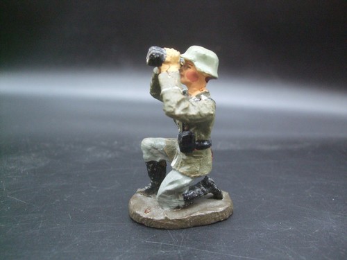 Elastolin soldier binoculars - soldier,
