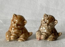 2 Vintage Wade Whimsies Porcelain Ceramic CAT KITTENS Ornament Figurines #22-893