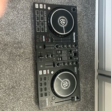 Numark dj decks also includes numark headphones 