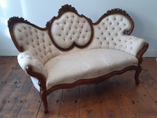 Superb High Victorian Ornate Carved Walnut & Damask Settee Sofa VGC