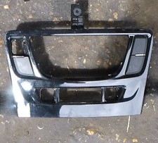 VAUXHALL MOKKA X 16-20 FASCIA PANEL AROUND HEATER CONTROLS 42457912 *GLOSS BLACK