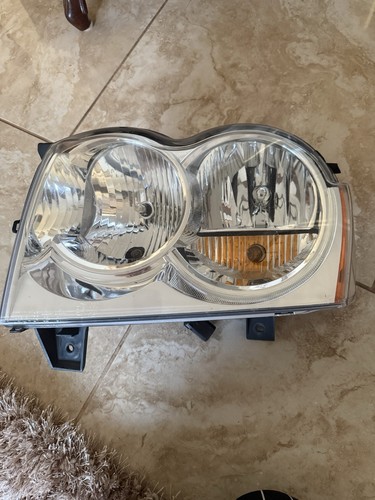 Jeep grand cherokee headlight - jeep,
