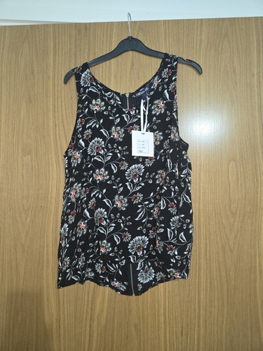 Bnwt paramour floral zip - paramour, top