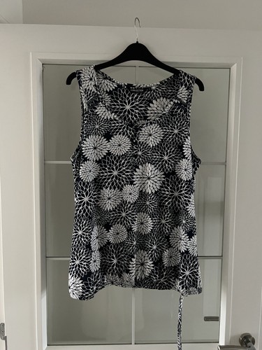 Ladies sleeveless bubble - bubble, hem