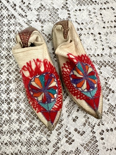 1970s vintage hand embroidered - hand,