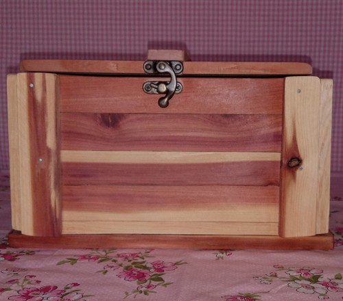 Cedar keepsake box - cedar, /