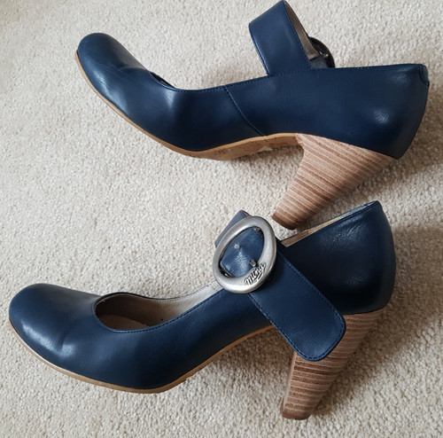 Blue leather mustang buckled - leather,
