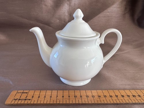 English bone china 2 - 2, cup
