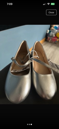 Girls gold shoes size - gold,