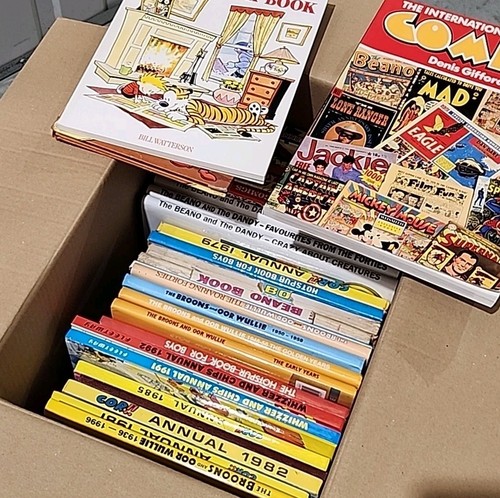 36x hardback annual - 36x, lot