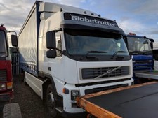 2003 VOLVO FM9.300 - 4X2 Curtainsider Truck for Breaking.
