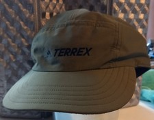 adidas Terrex Mens Cold Ready Cap ,reversible in Olive/Black ,fleece Lining.