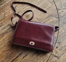 ?Stunning Vintage 70-80s rare Etiienne Aigner burgundy leather handbag...