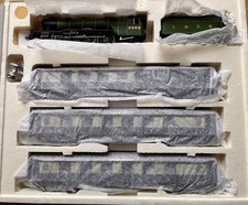 Hornby Queen of Scots train