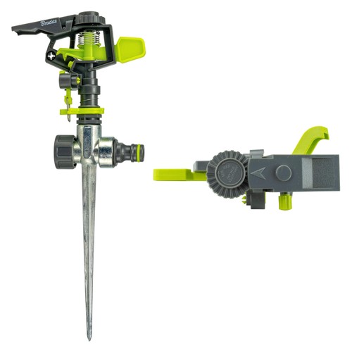Pulsating lawn sprinkler with - pulsating,