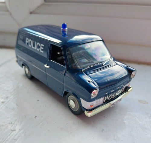 Corgi vanguards ford transit - corgi,