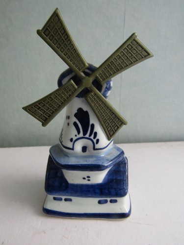 Vtg small handpainted delft - small,