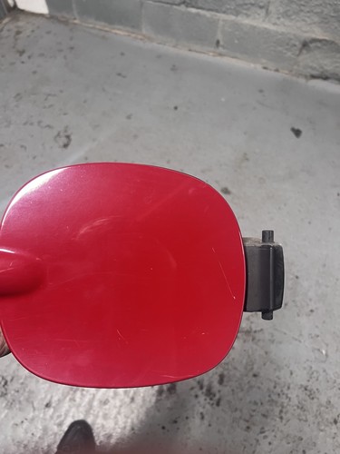 Fiat 500l 2016 fuel flap - fuel, red