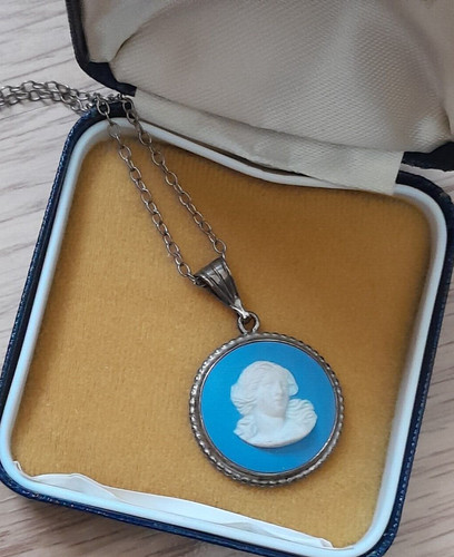 Vintage wedgewood cameo - wedgewood,