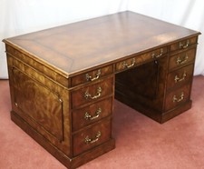 Theodore Alexander Stuning