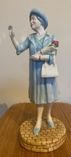 ROYAL DOULTON Figurine - HM