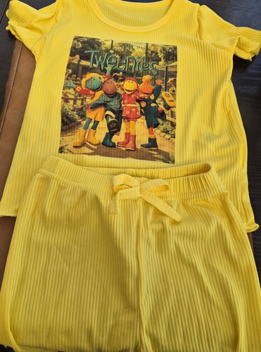 Age tweenies shorts and t - age,