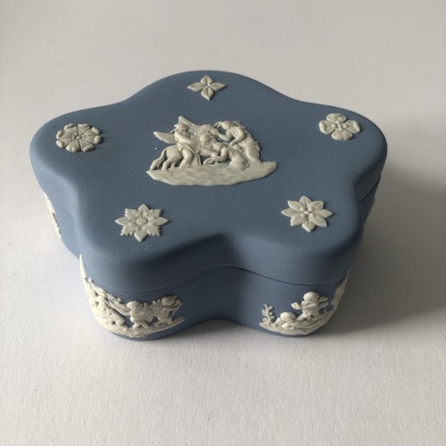 Wedgwood blue jasperware box - jasperware, &